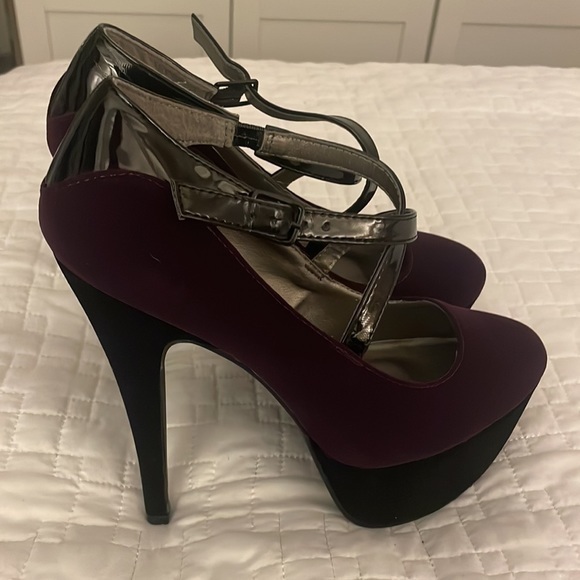 ⭐️ HOST PICK ⭐️ NEW Ladies Sz 8 shoes Qupid Purple Platform Strappy Heels black - Picture 6 of 10